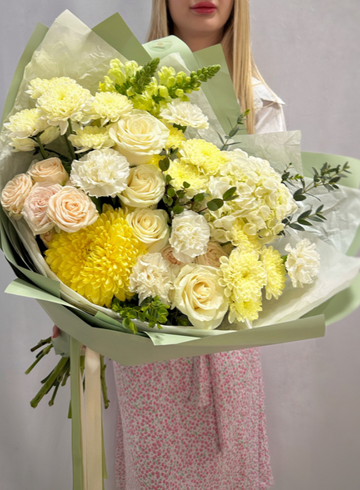 Сборный букет &laquo;Навстречу любви&raquo; от интернет-магазина цветов в 