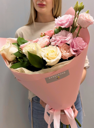 Букет из роз и эустомы &laquo;Романс&raquo; от интернет-магазина цветов в 