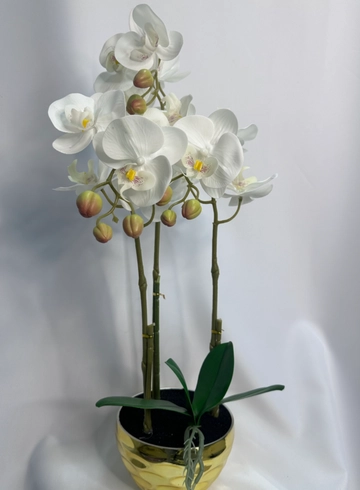 Искусственная орхидея в золотом кашпо &laquo;Белая роскошь&raquo; от интернет-магазина цветов в 