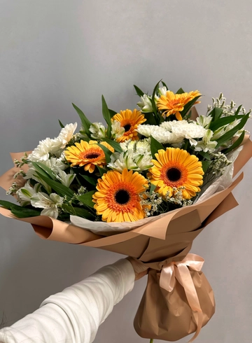 Букет с герберами «Солнечный зайчик» от интернет-магазина цветов в 