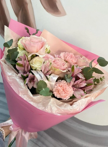 Сборный букет «Думаю о тебе» от интернет-магазина цветов в 