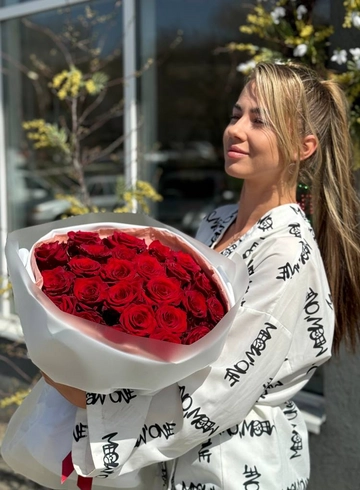 Букет из 25 красных роз «В самое сердце» от интернет-магазина цветов в 