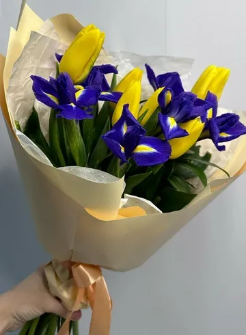 Букет &laquo;Весенний взрыв&raquo; от интернет-магазина цветов в 