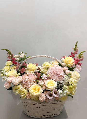 Большая корзина с цветами “Цветочный микс» от интернет-магазина цветов в 
