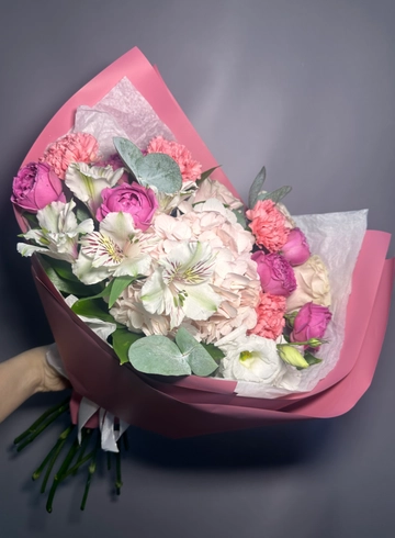 Сборный букет «Безмятежное счастье» от интернет-магазина цветов в 