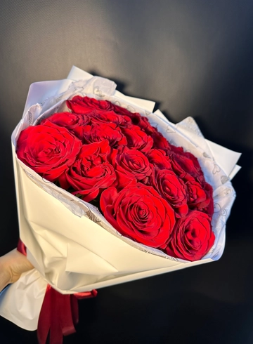Букет из 25 красных роз «Элита» от интернет-магазина цветов в 