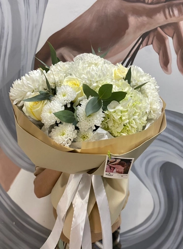 Сборный букет «Цветочный подарок» от интернет-магазина цветов в 