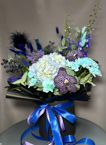 Композиция «Свет и тень цветов» от интернет-магазина цветов в 