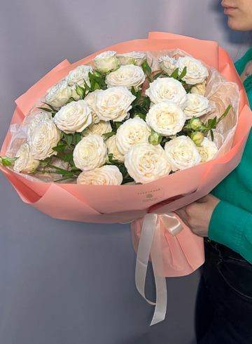 Букет из 7 кустовых роз &laquo;Влюбленность&raquo; от интернет-магазина цветов в 