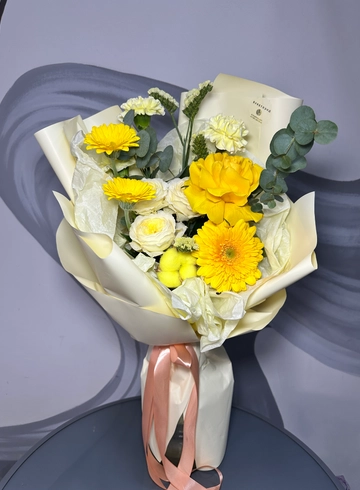 Сборный букет «Солнечный луч» от интернет-магазина цветов в 