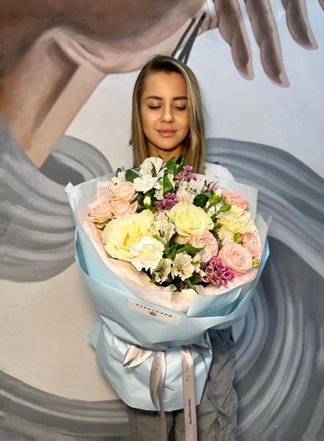 Сборный букет «Нежный поцелуй» от интернет-магазина цветов в 