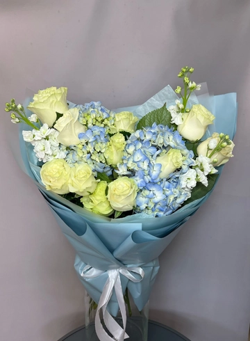 Сборный букет  «Небо» от интернет-магазина цветов в 