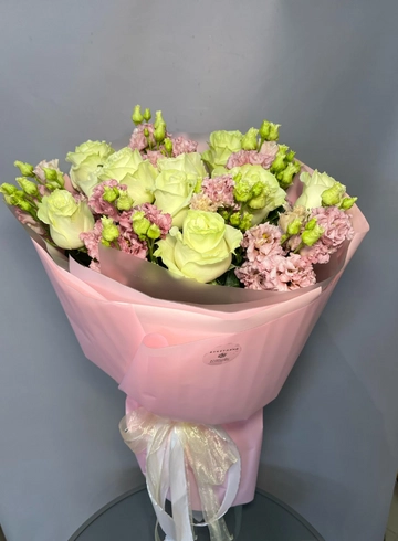 Сборный букет «Нежность» от интернет-магазина цветов в 