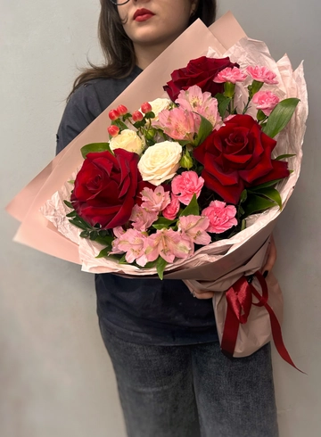 Сборный букет «Для хорошего настроения» от интернет-магазина цветов в 