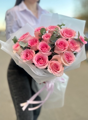 Букет из 15 роз &laquo;Barbie&raquo; от интернет-магазина цветов в 