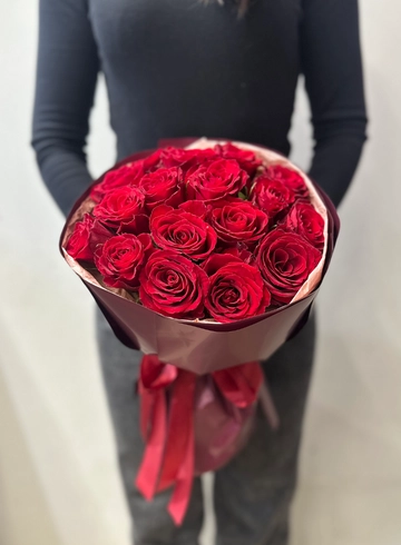 Mini Букет из 17 красных роз «Любовь» от интернет-магазина цветов в 