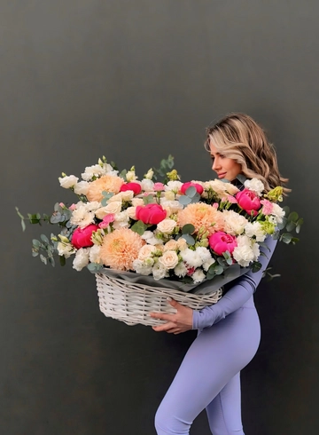 Большая Корзина с цветами &laquo;Всё для тебя!&raquo; от интернет-магазина цветов в 