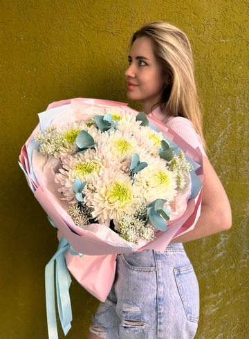 Букет из хризантем &laquo;Цветочный сюрприз&raquo; от интернет-магазина цветов в 