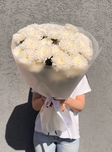 Букет из 7 хризантем «Белая ночь» от интернет-магазина цветов в 