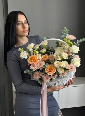 Корзина с цветами «Ностальгия» от интернет-магазина цветов в 