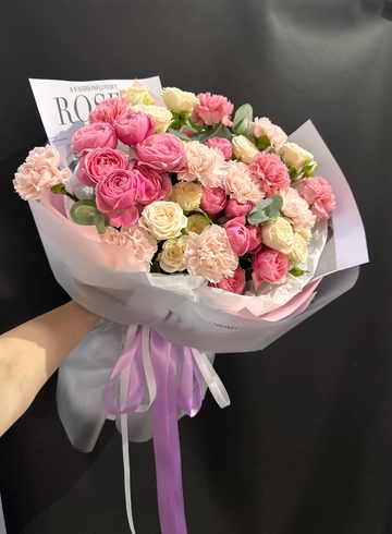 Сборный букет «Воздушный поцелуй» от интернет-магазина цветов в 