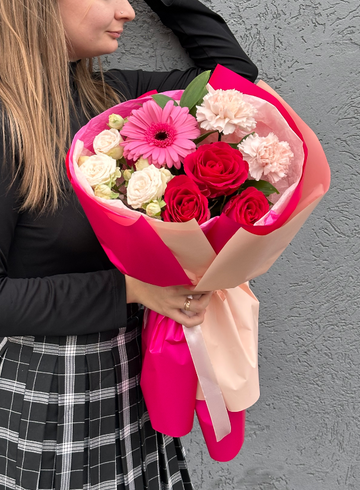 Сборный букет «Розовый поцелуй»  от интернет-магазина цветов в 