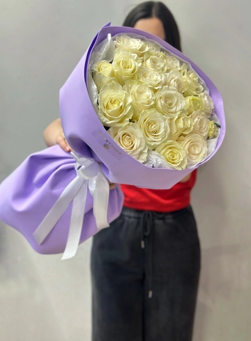 Букет из 21 розы «Белоснежка» от интернет-магазина цветов в 