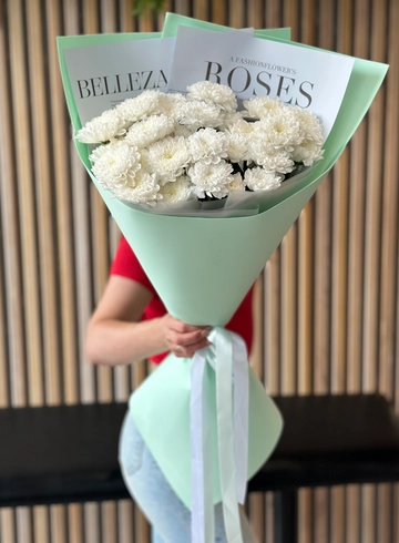 Букет из 5 хризантем «Пять нежных мгновений» от интернет-магазина цветов в 