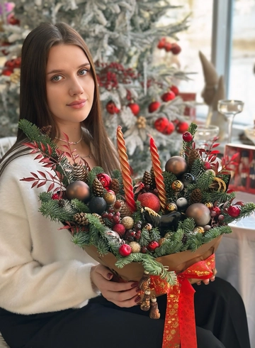 Композиция &laquo;Символ года&raquo; от интернет-магазина цветов в 