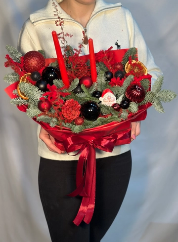 Новогодняя композиция &laquo;Зимние радости&raquo; от интернет-магазина цветов в 