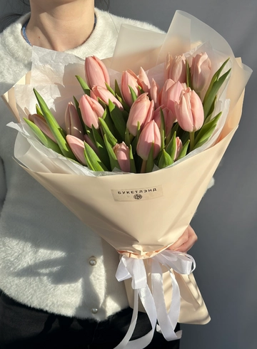 Букет из 19 тюльпанов &laquo;Крем-брюле&raquo; от интернет-магазина цветов в 